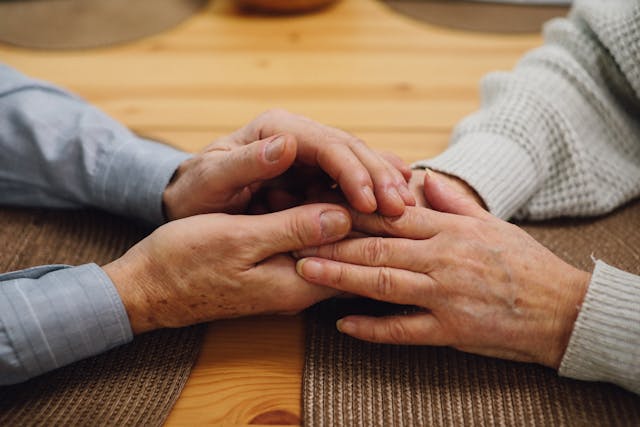 Canadian seniors warned about GIC scam Canadian seniors warned about GIC scam